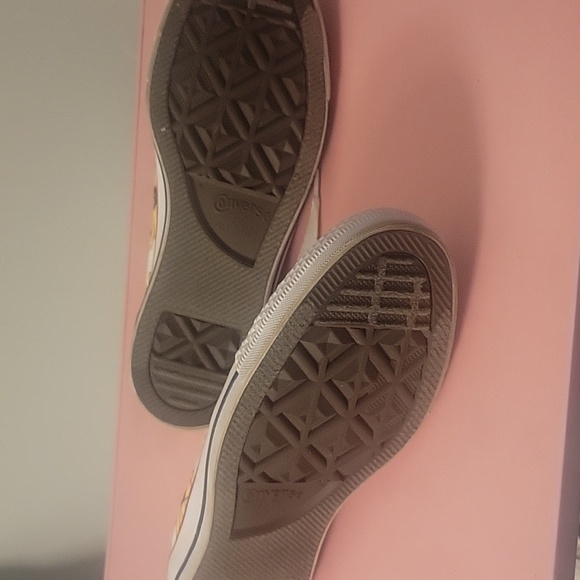 Hand painted Converse - Picture 3 of 4